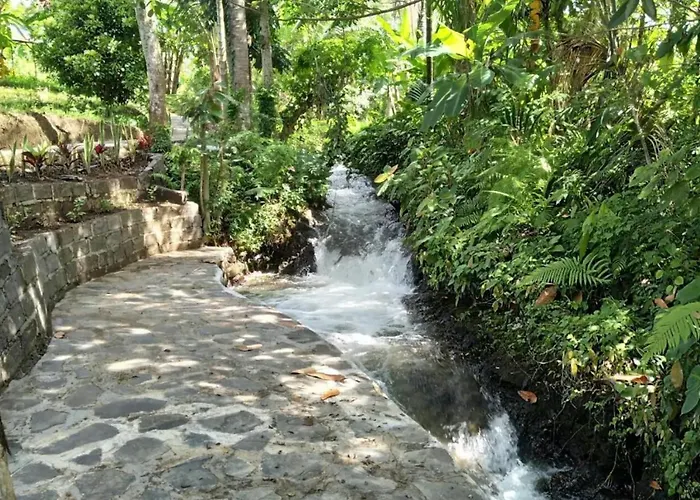 Vakantiehuis Eco Hut By Valley And 7 Waterfalls Ambengan
